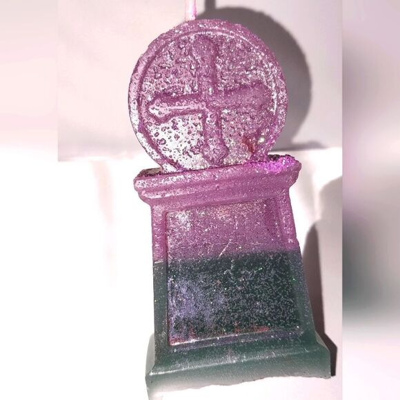 Hand crafted limited edition tombstone candle - Picture 5 of 5